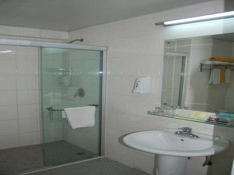 Lakeside Holiday Inn Shanghai Extérieur photo