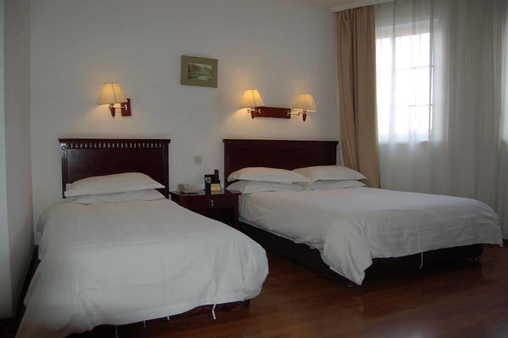 Lakeside Holiday Inn Shanghai Extérieur photo