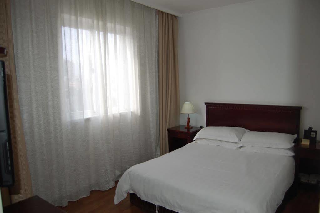 Lakeside Holiday Inn Shanghai Extérieur photo