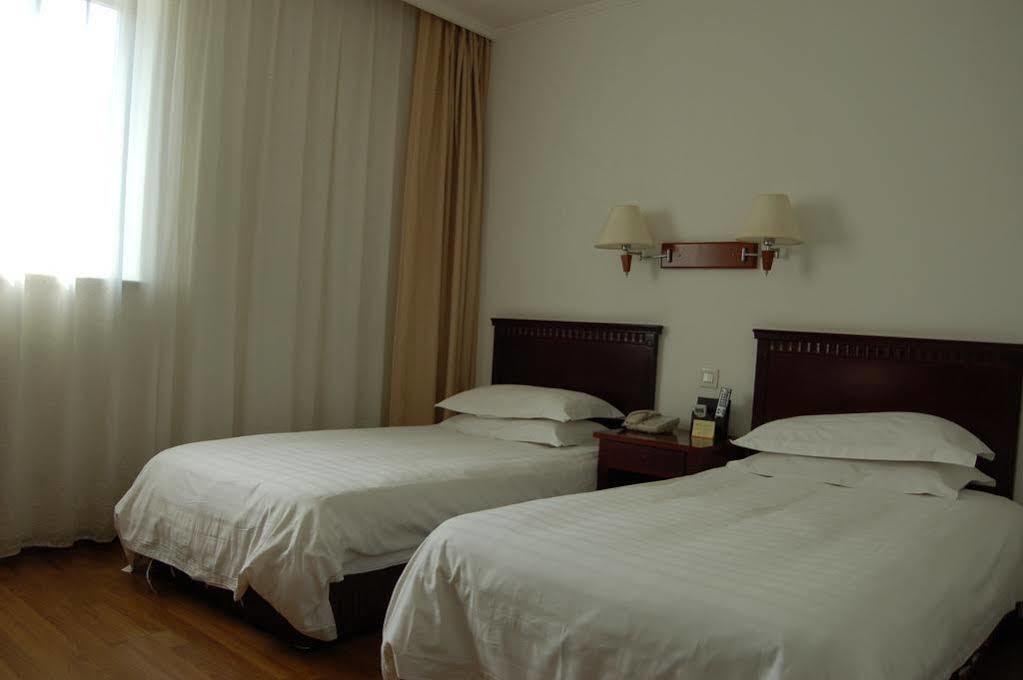 Lakeside Holiday Inn Shanghai Extérieur photo